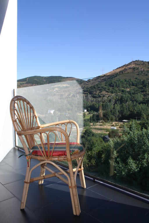 Hostal Tres Campanas Villafranca Del Bierzo Εξωτερικό φωτογραφία